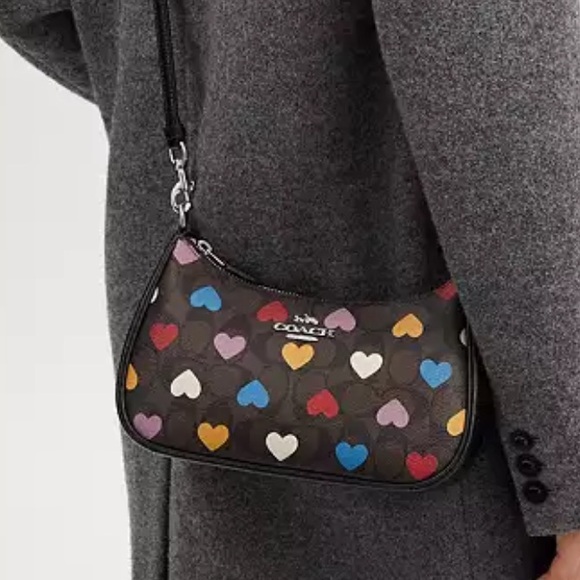 ❤️💙💜💛HP🪅NWT COACH TERI SHOULDER BAG IN SIGNATURE CANVAS WITH HEART PRINT - Picture 5 of 17